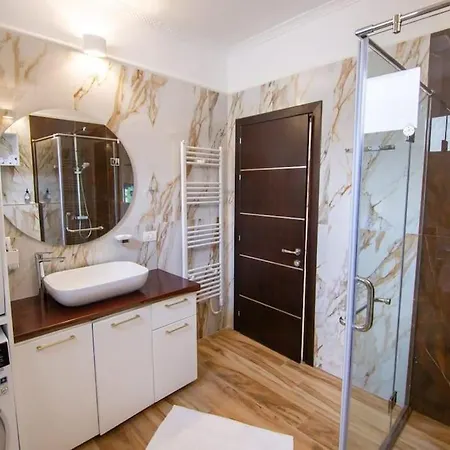 Luxury House וילה קורצ'ה
