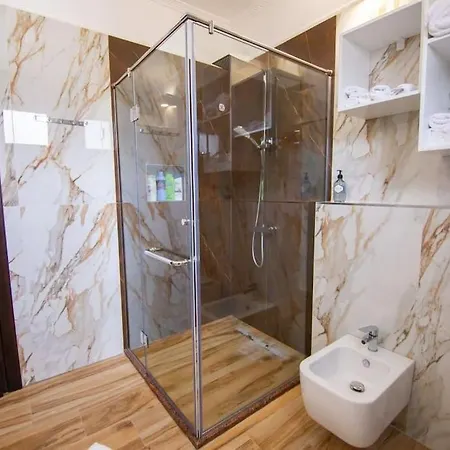 וילה Luxury House קורצ'ה
